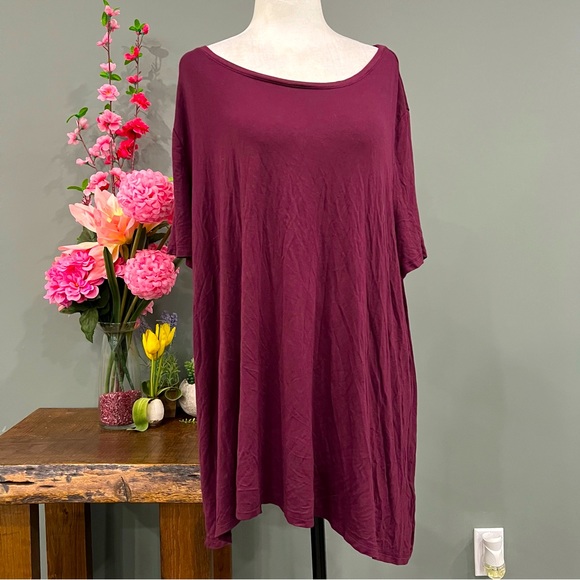 Amazon Essentials T-Shirt - Picture 2 of 11